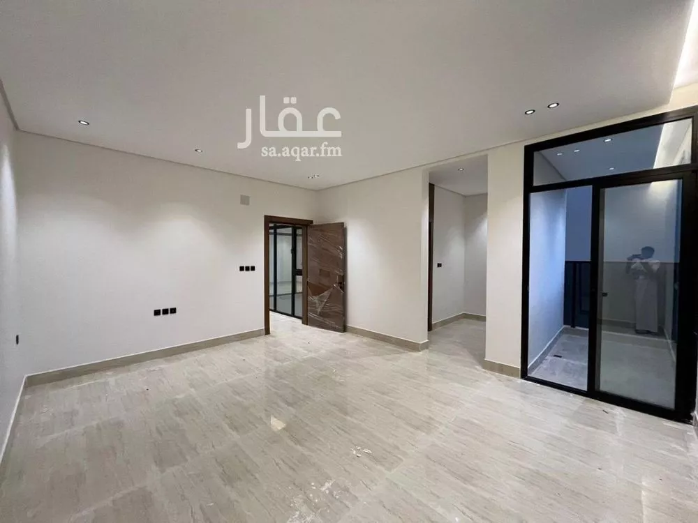 5 bedroom villa in Al Mahdiyyah 16