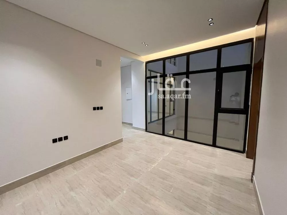 5 bedroom villa in Al Mahdiyyah 17