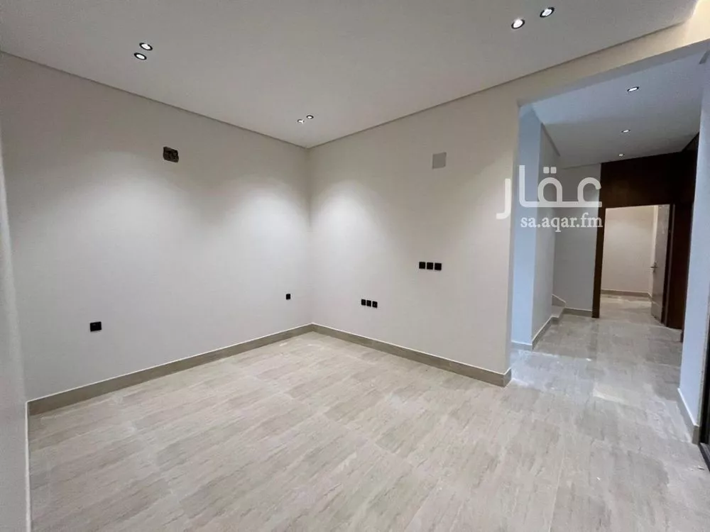5 bedroom villa in Al Mahdiyyah 18