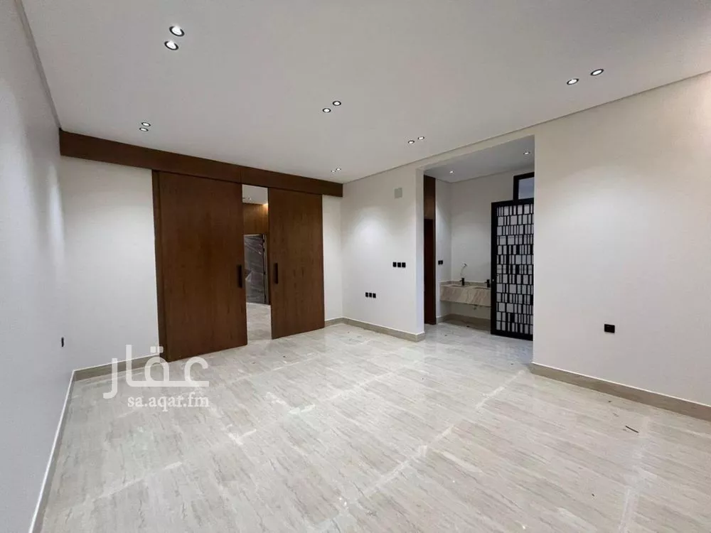 5 bedroom villa in Al Mahdiyyah 8