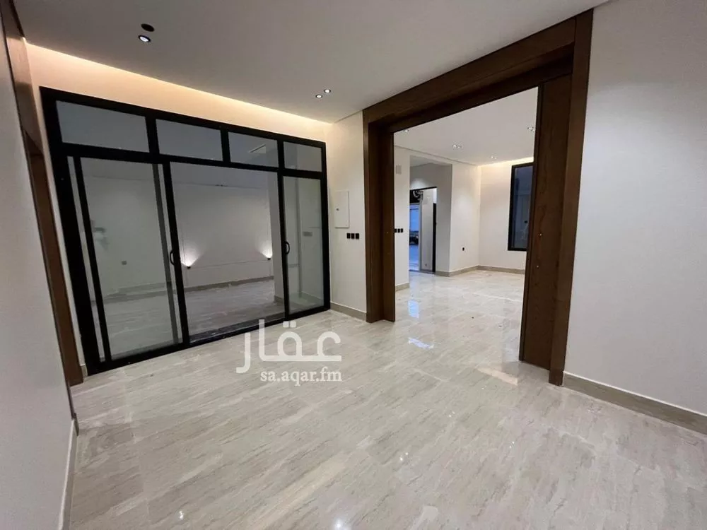 5 bedroom villa in Al Mahdiyyah 9