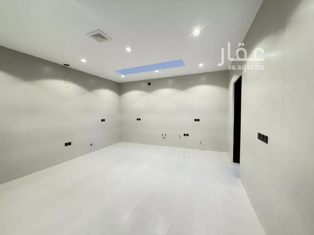 5 bedroom villa in Al Mahdiyyah 12