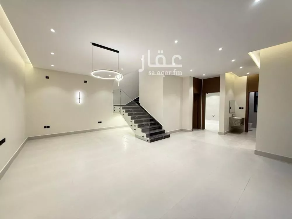 5 bedroom villa in Al Mahdiyyah 16