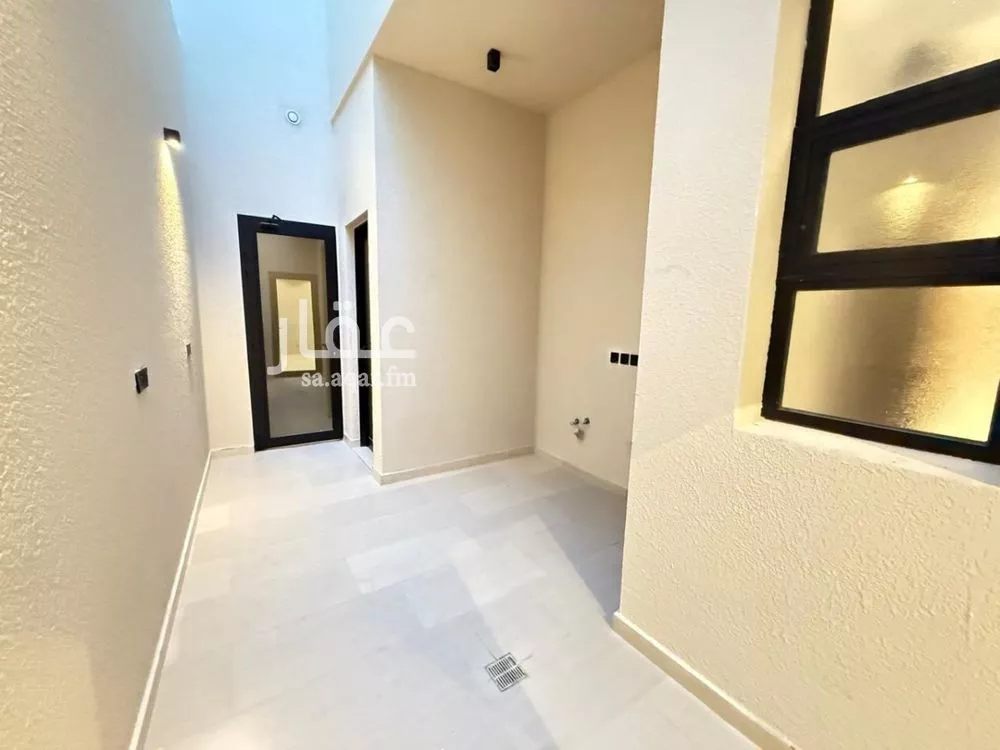 5 bedroom villa in Al Mahdiyyah 17