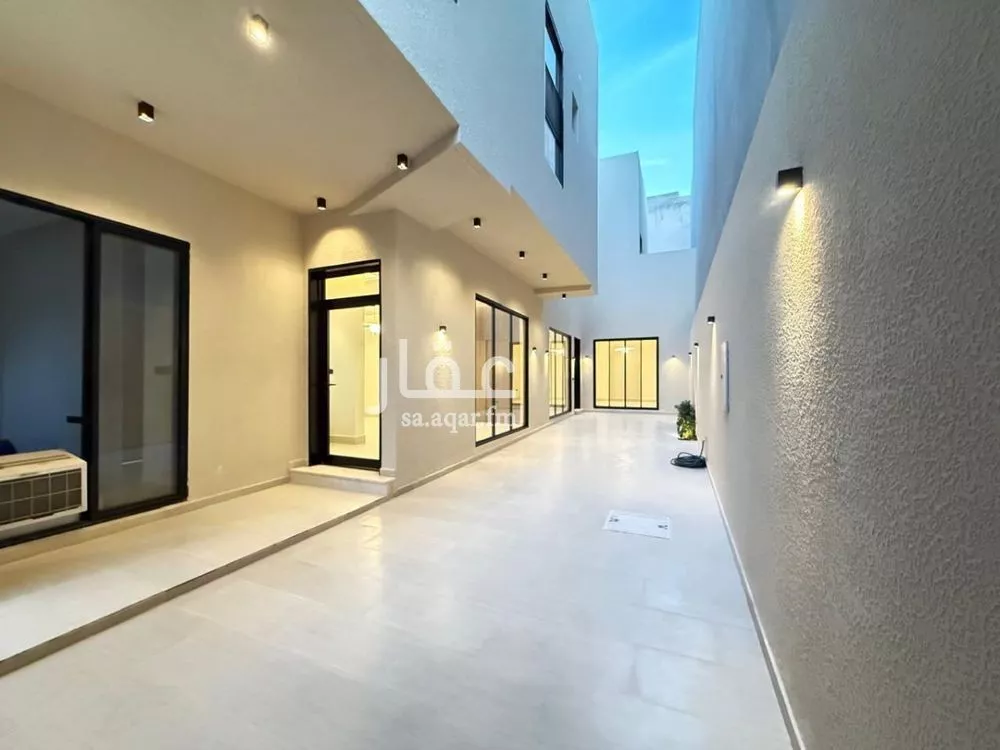 5 bedroom villa in Al Mahdiyyah 19