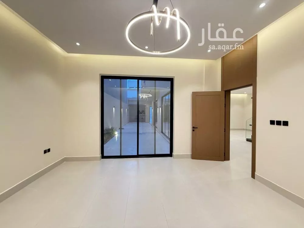 5 bedroom villa in Al Mahdiyyah 4