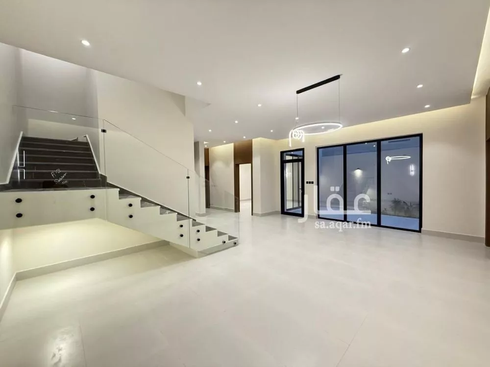 5 bedroom villa in Al Mahdiyyah 9