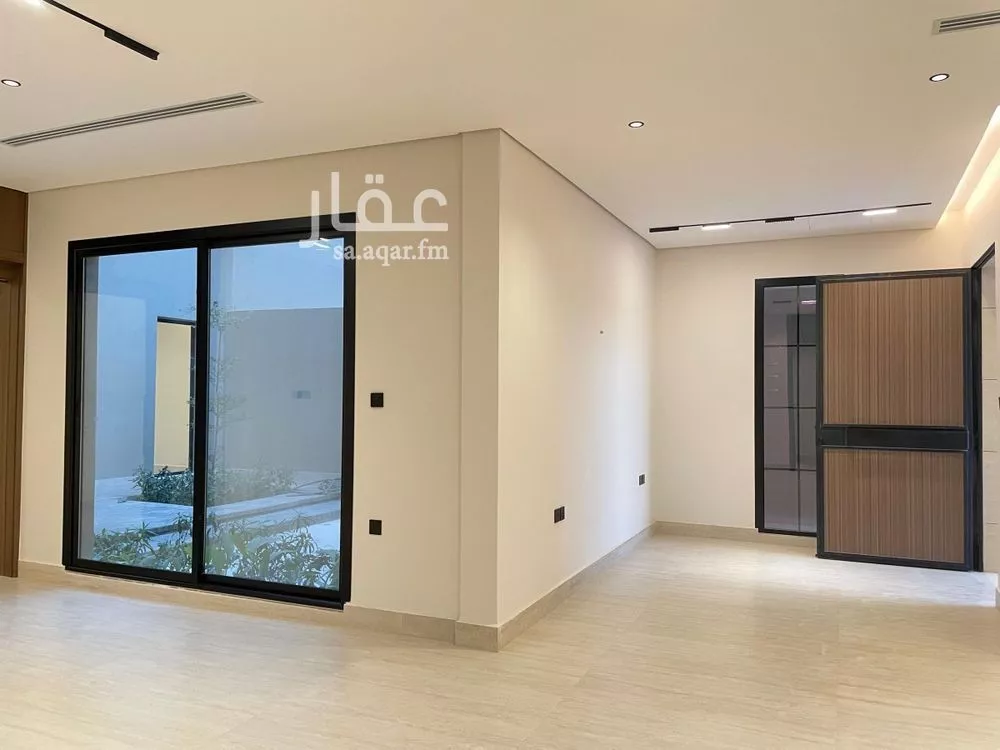 5 bedroom villa in Al Mahdiyyah 15