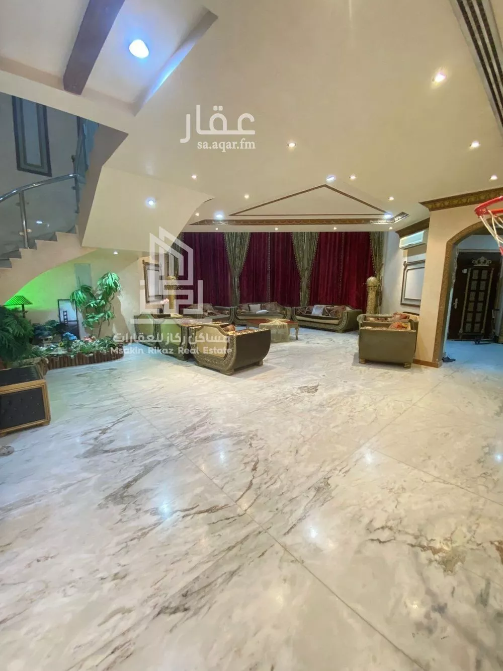 فيلا 10 غرف في الملقا 20
