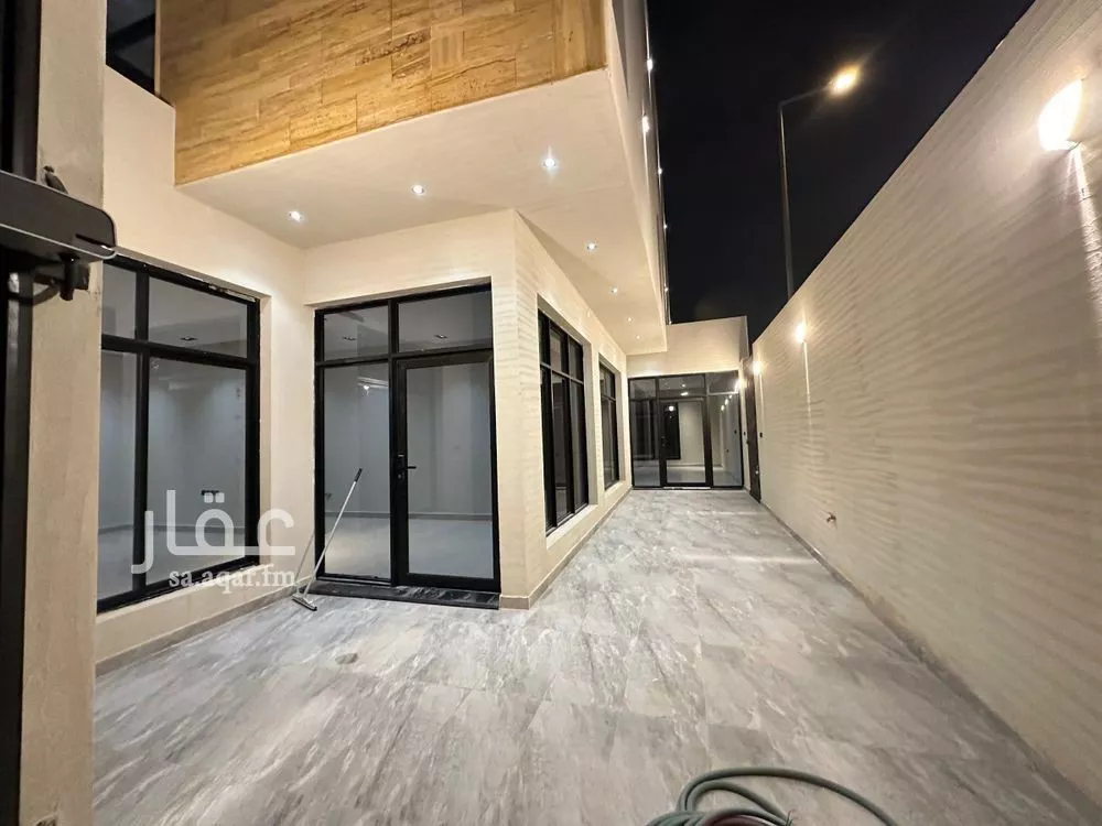 5 bedroom villa in Qurtubah 2