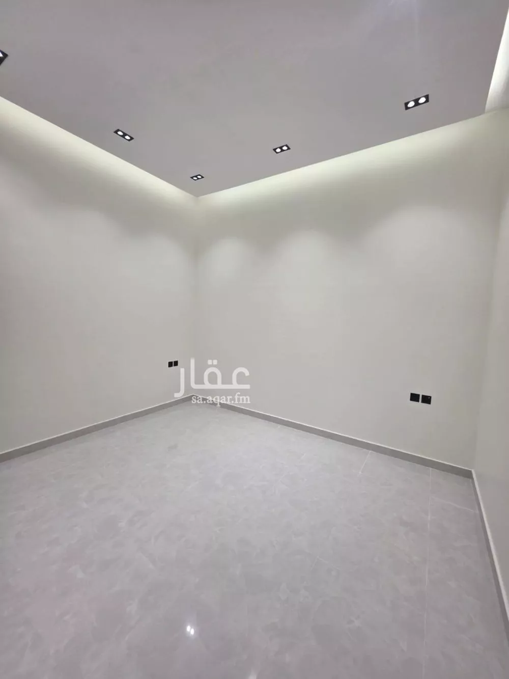 5 bedroom villa in Dhahrat Namar 13