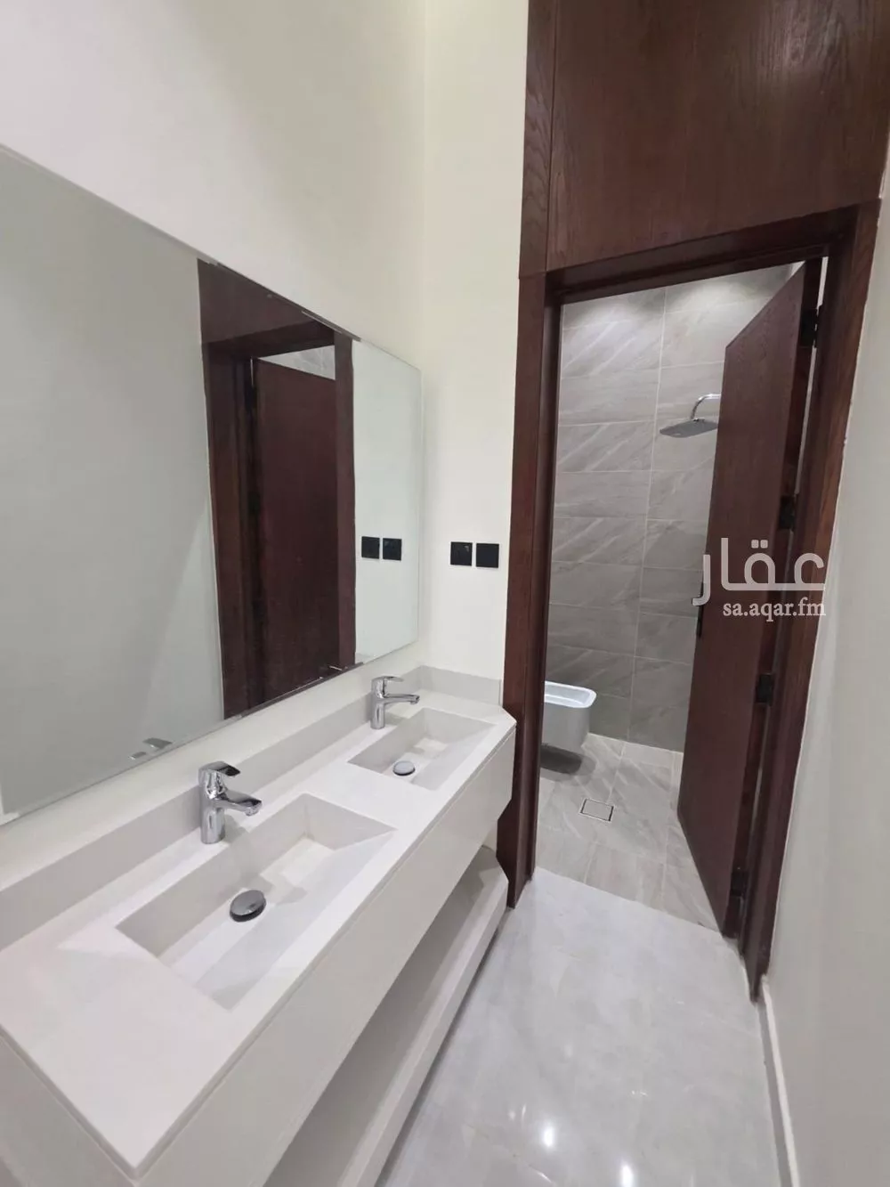 5 bedroom villa in Dhahrat Namar 3