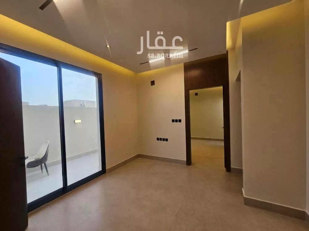 فيلا 5 غرف في العارض 12