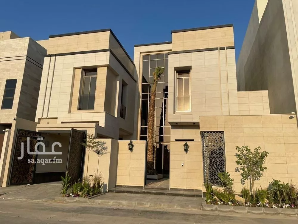 5 bedroom villa in Al Mahdiyyah 2