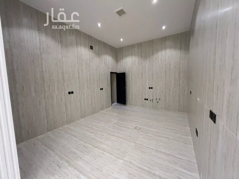 5 bedroom villa in Al Mahdiyyah 13