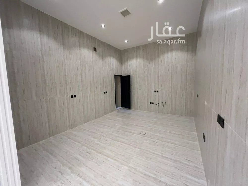 5 bedroom villa in Al Mahdiyyah 20