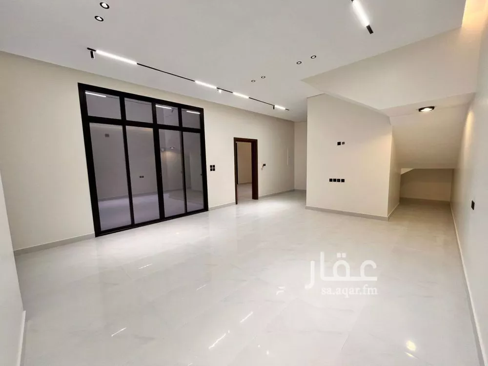 6 bedroom villa in Al Mahdiyyah 8