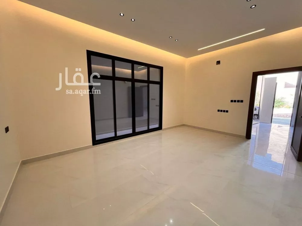 6 bedroom villa in Al Mahdiyyah 9