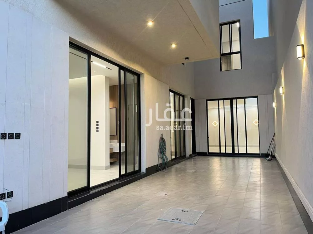 6 bedroom villa in Al Mahdiyyah 2