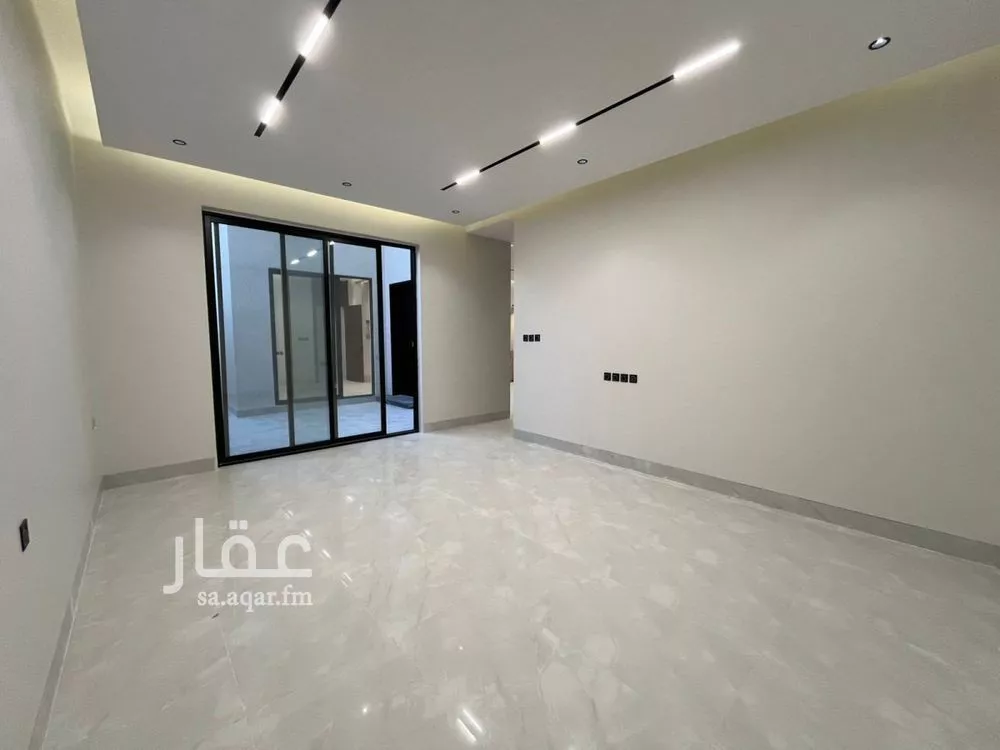 6 bedroom villa in Al Mahdiyyah 8