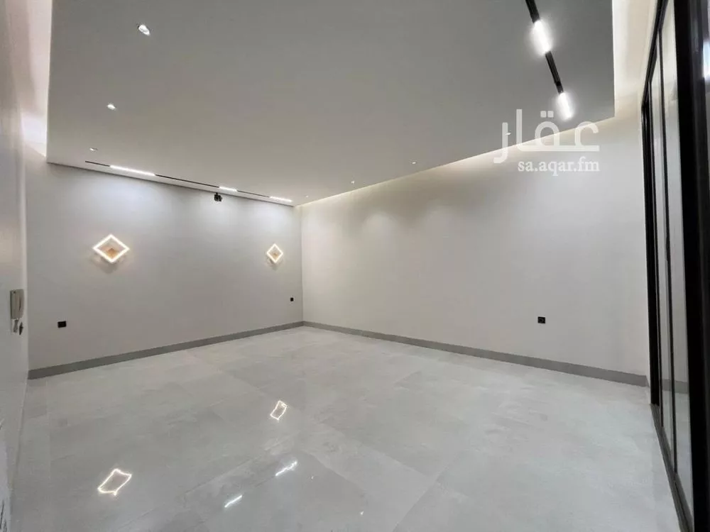 6 bedroom villa in Al Mahdiyyah 9
