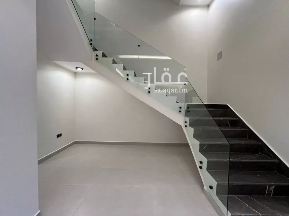 فيلا 5 غرف في المهدية 8