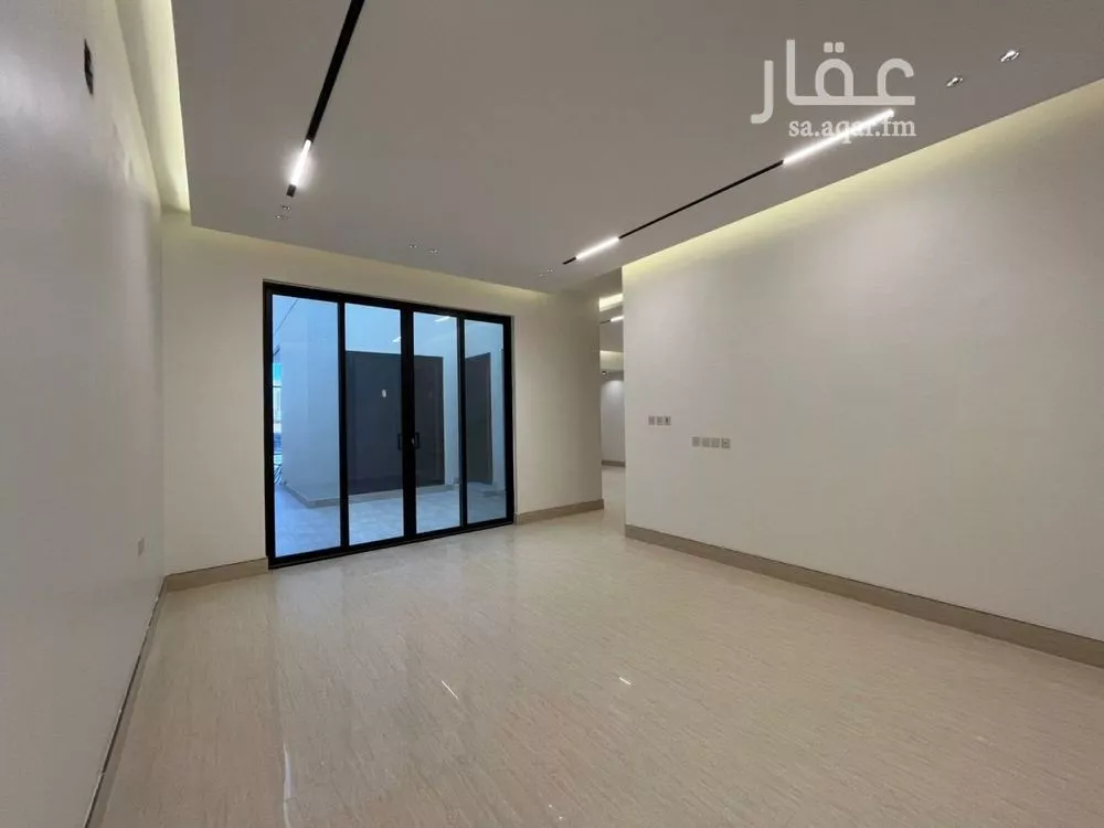5 bedroom villa in Al Mahdiyyah 10