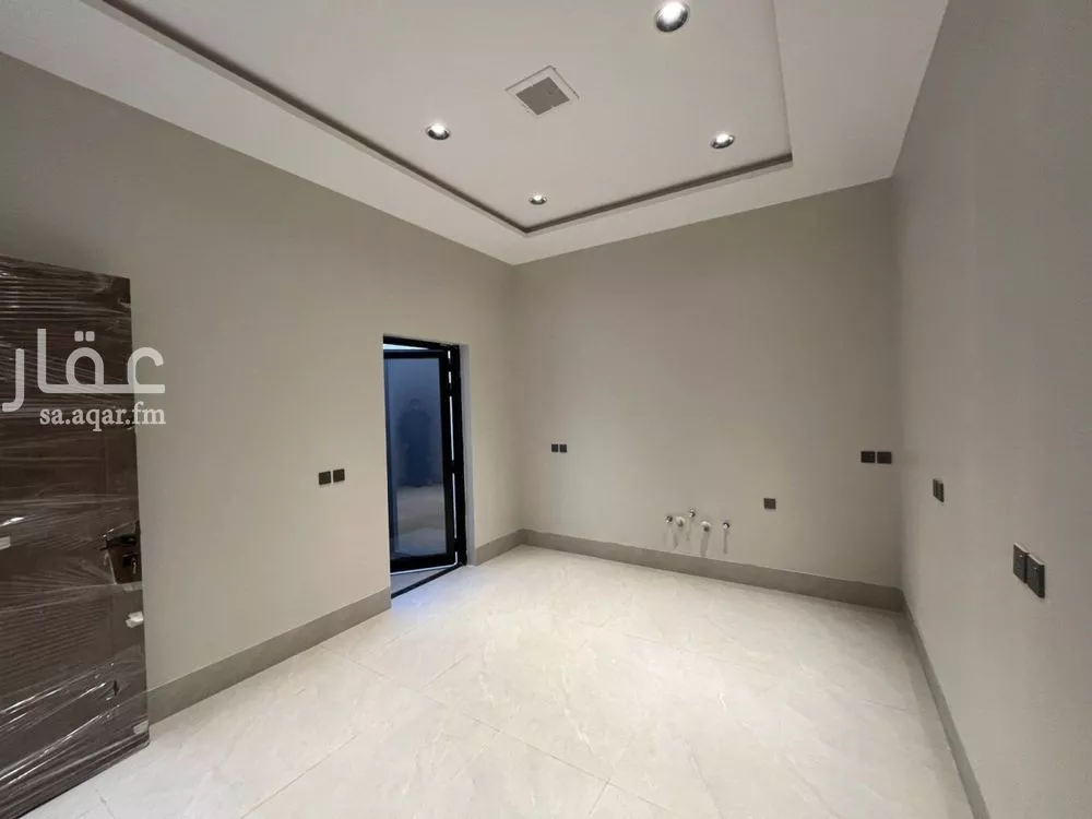 5 bedroom villa in Al Mahdiyyah 10