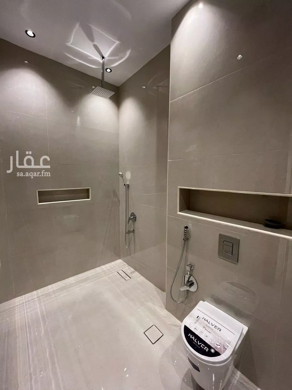 5 bedroom villa in Al Mahdiyyah 15