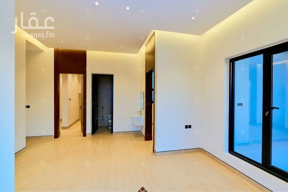 5 bedroom villa in Al Mahdiyyah 23