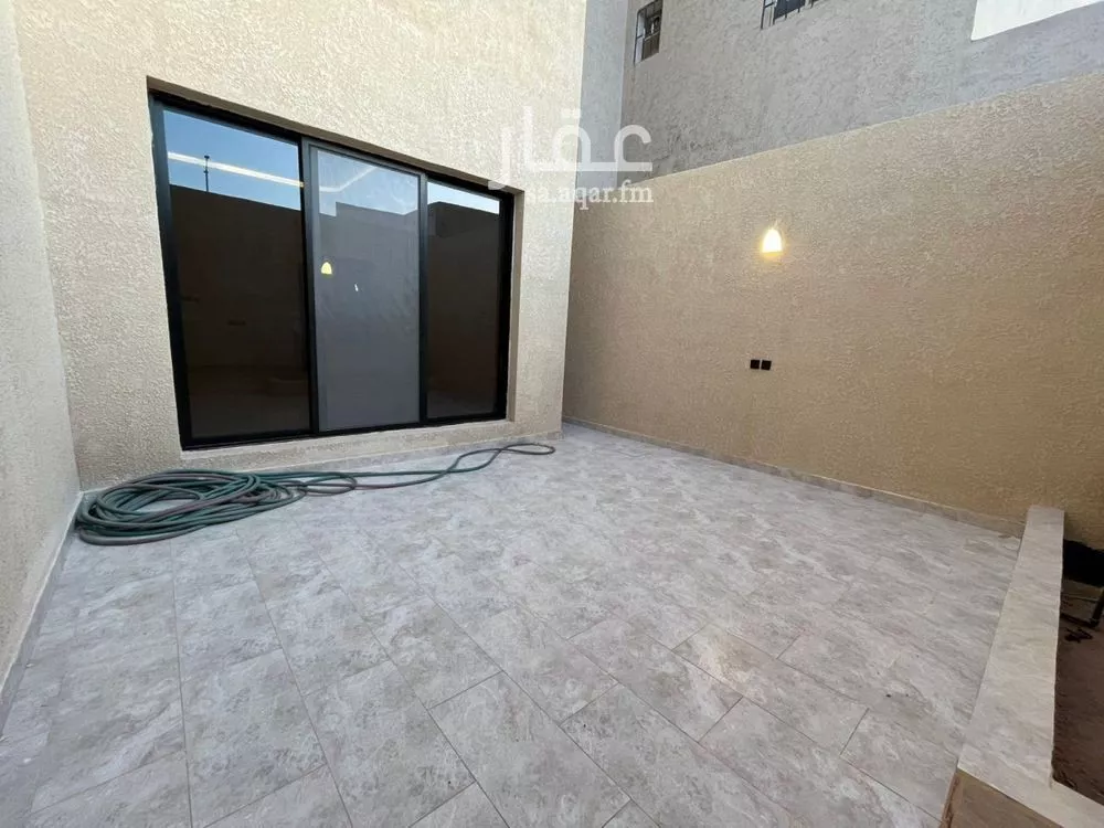4 bedroom villa in Al Mahdiyyah, Riyadh 11