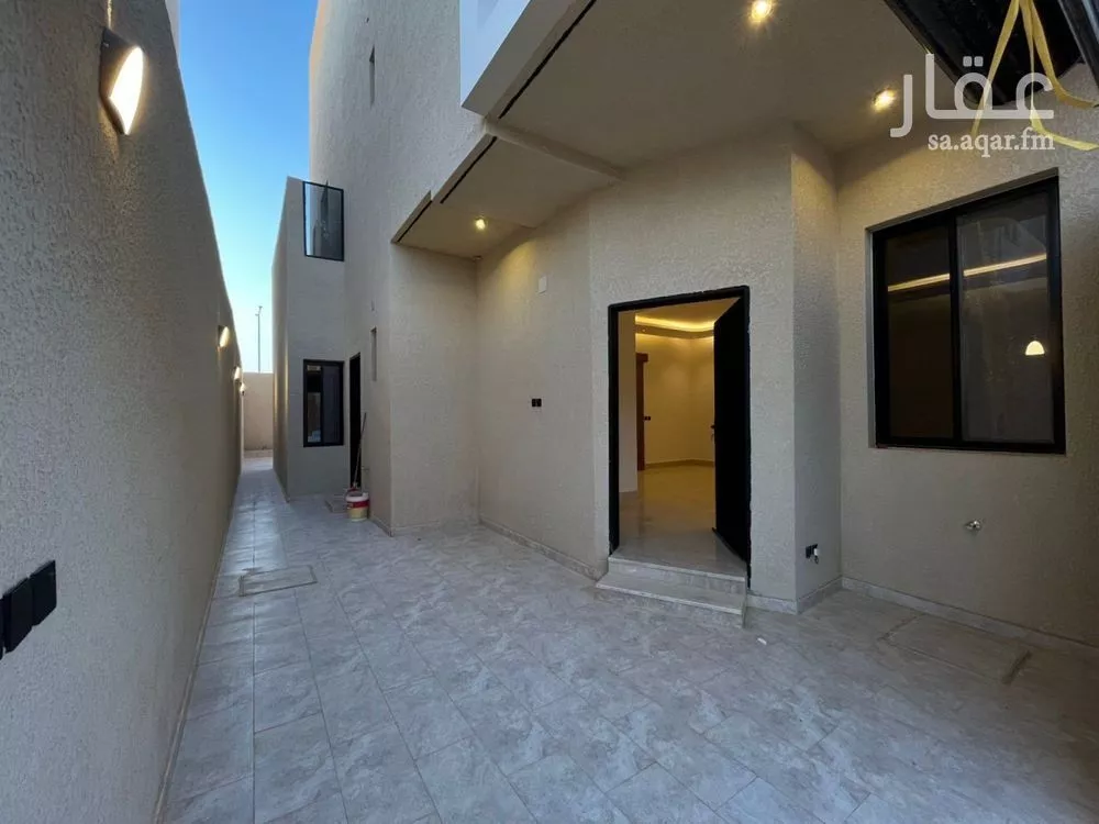 4 bedroom villa in Al Mahdiyyah, Riyadh 6