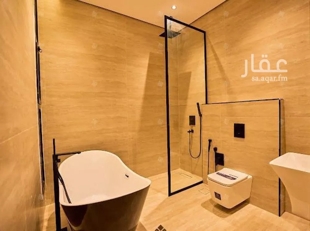 6 bedroom villa in Al Mahdiyyah 25