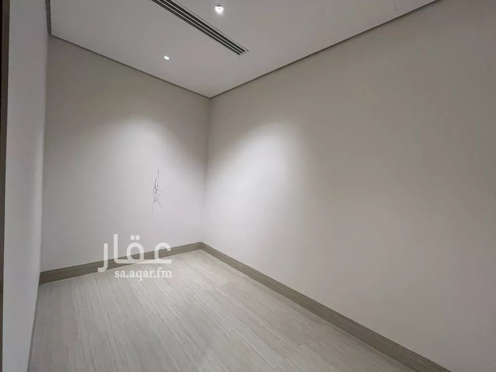6 bedroom villa in Al Mahdiyyah 24