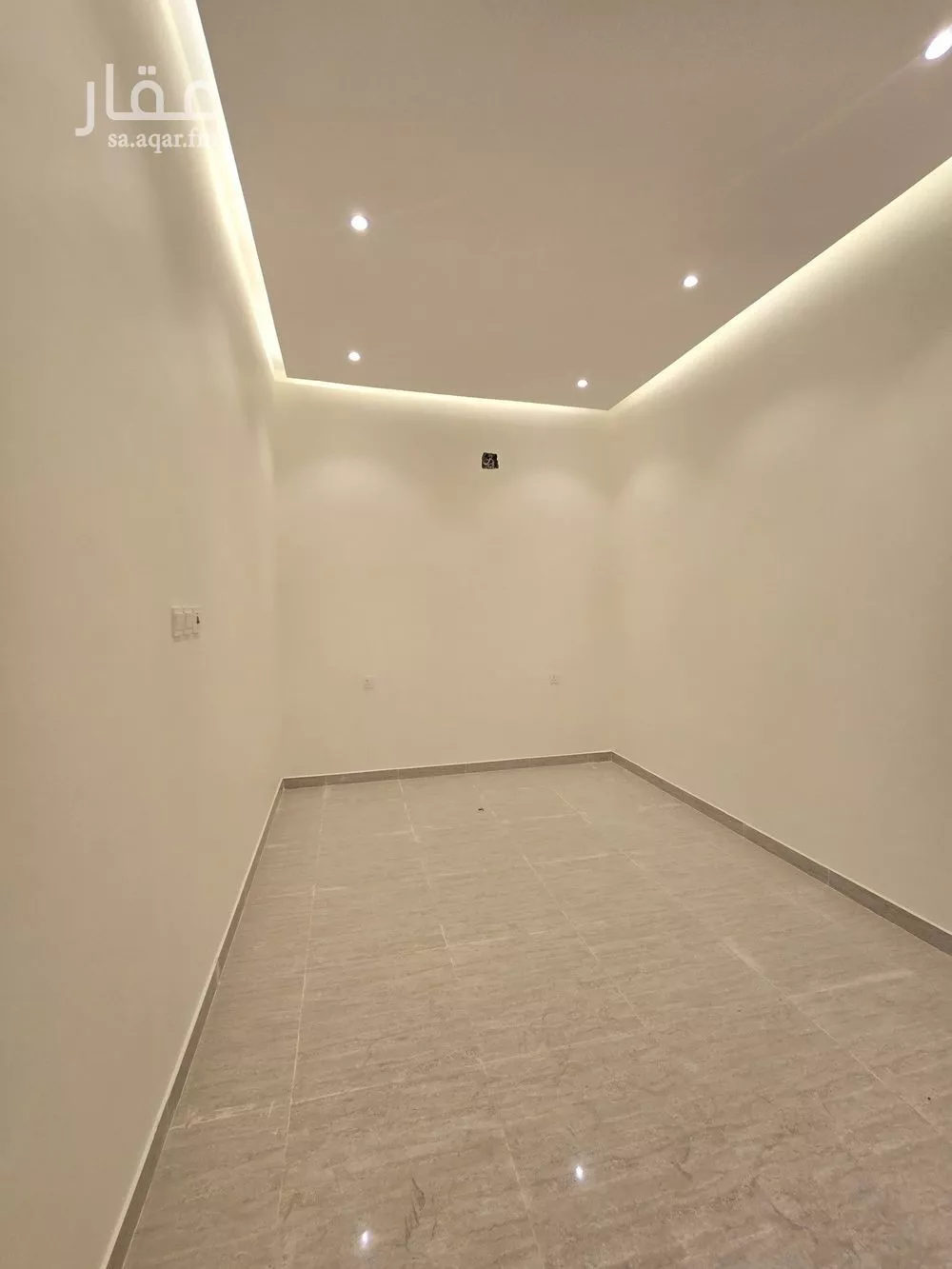 6 bedroom villa in Al Zahrah 3
