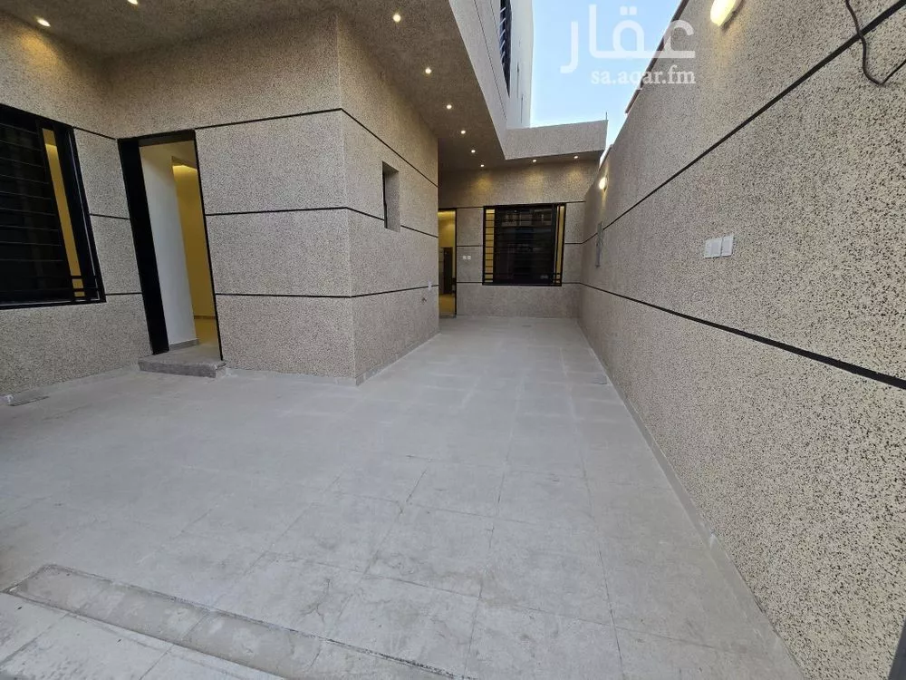 6 bedroom villa in Al Zahrah 6