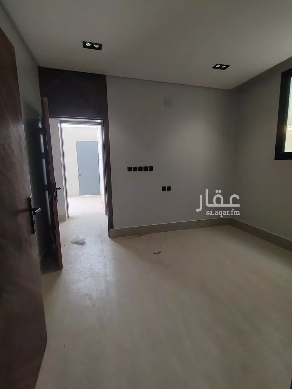 فيلا 5 غرف في عكاظ 7