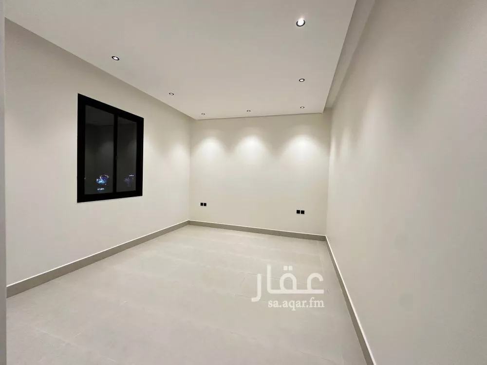 5 bedroom villa in Al Yarmouk 17