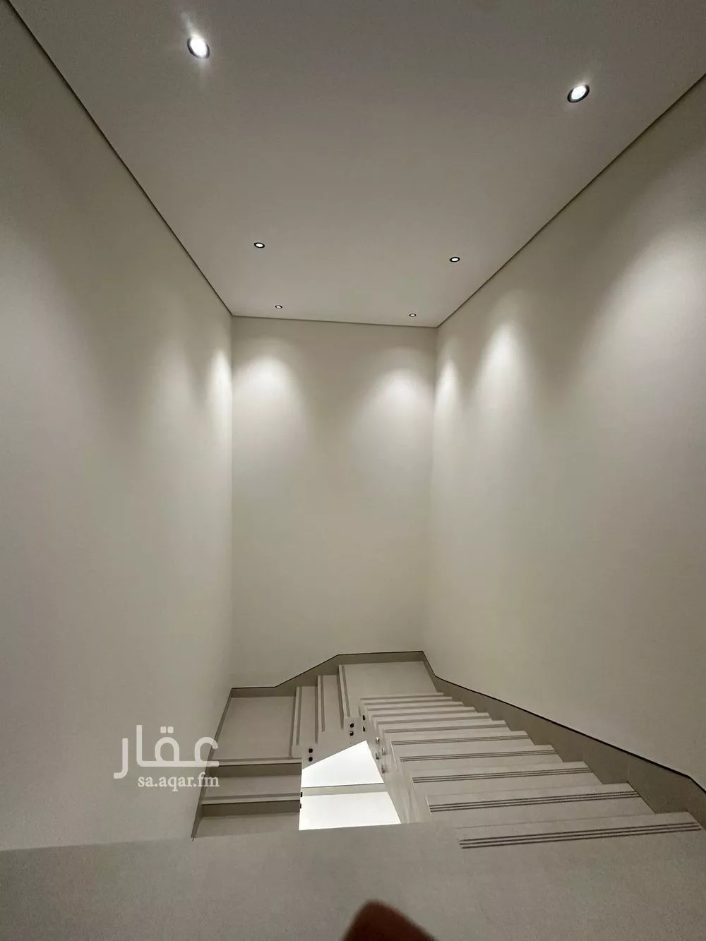5 bedroom villa in Al Yarmouk 21