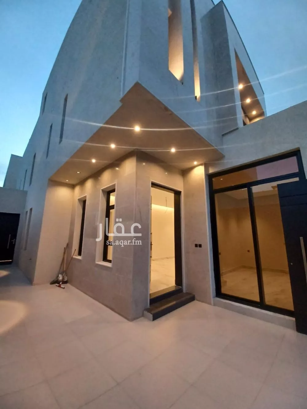 5 bedroom villa in Al Aridh 2
