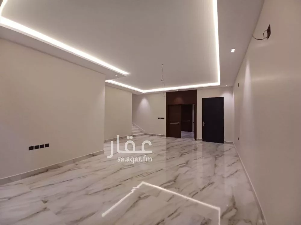 5 bedroom villa in Al Aridh 7