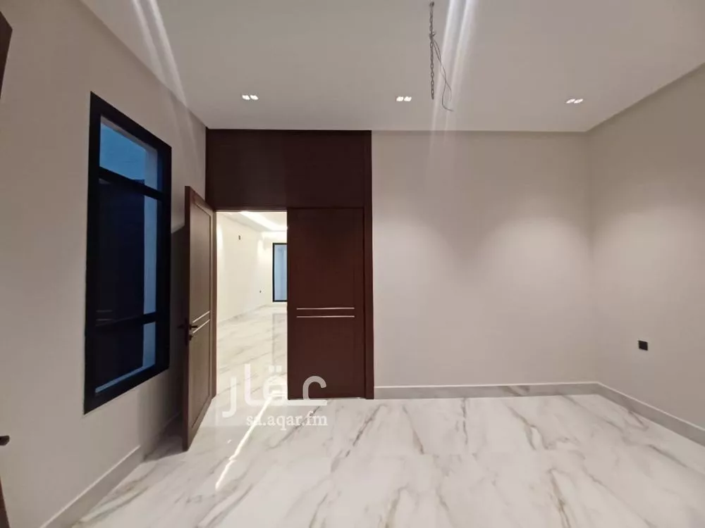 5 bedroom villa in Al Aridh 9