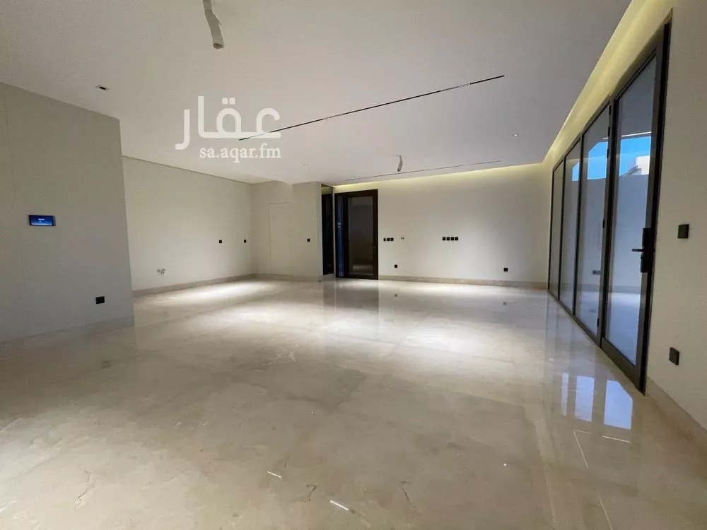5 bedroom villa in Al Aridh 2