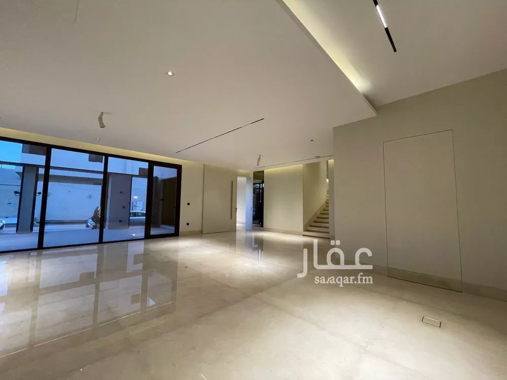 5 bedroom villa in Al Aridh 4