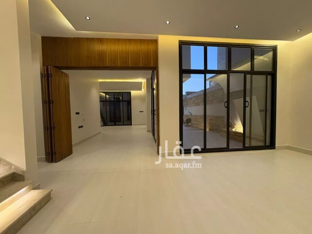 5 bedroom villa in Al Mahdiyyah 4
