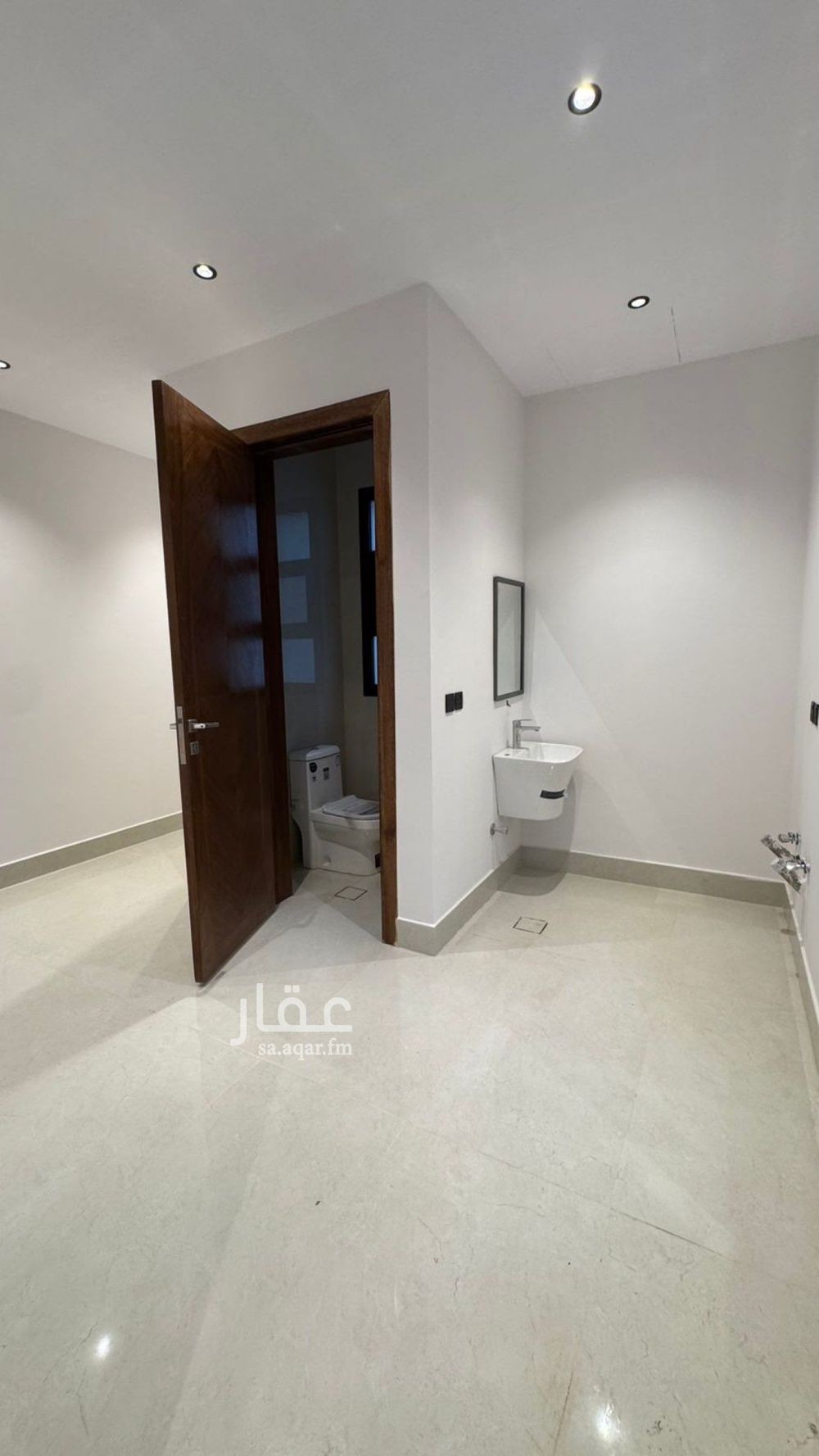 5 bedroom villa in Al Mahdiyyah, Riyadh 18