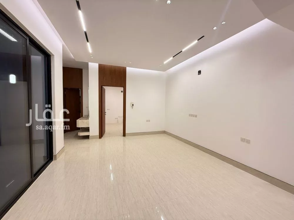 6 bedroom villa in Al Mahdiyyah 10