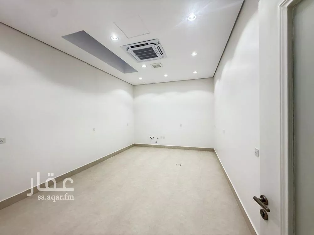 6 bedroom villa in Al Mahdiyyah 14