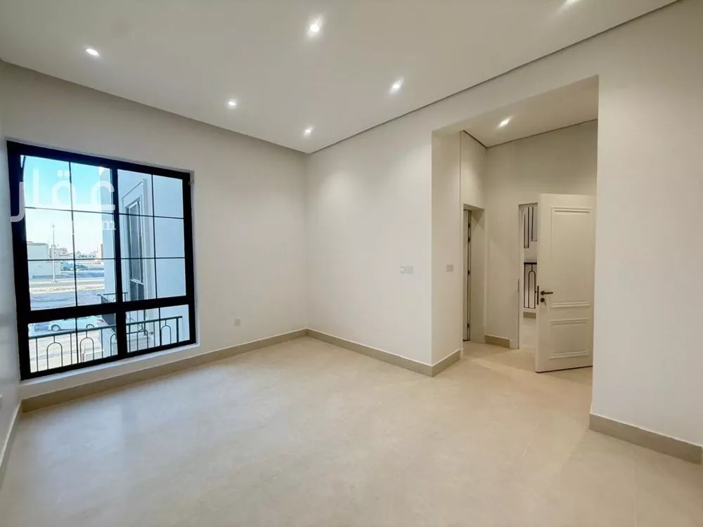 6 bedroom villa in Al Mahdiyyah 17