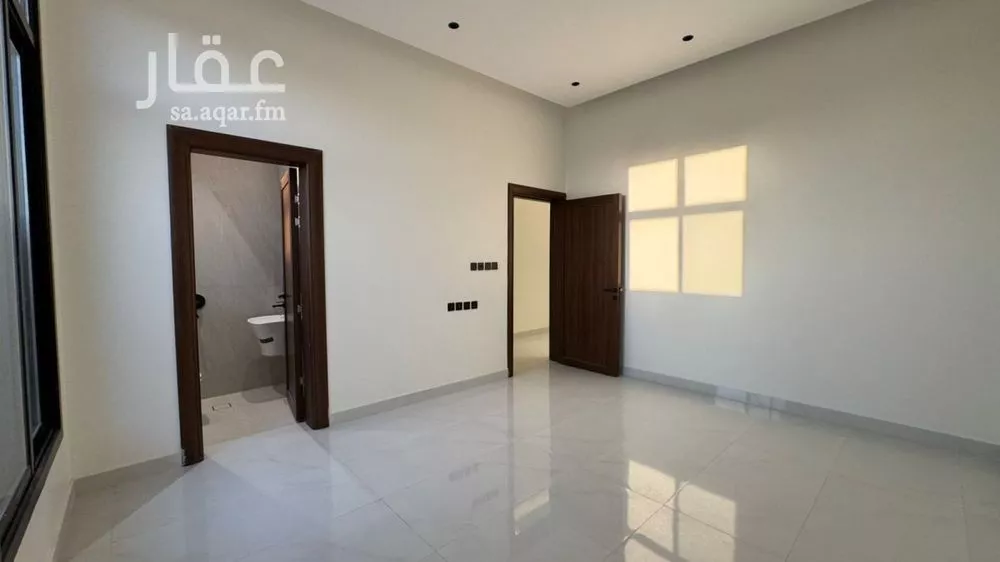 فيلا 6 غرف في المهدية 12